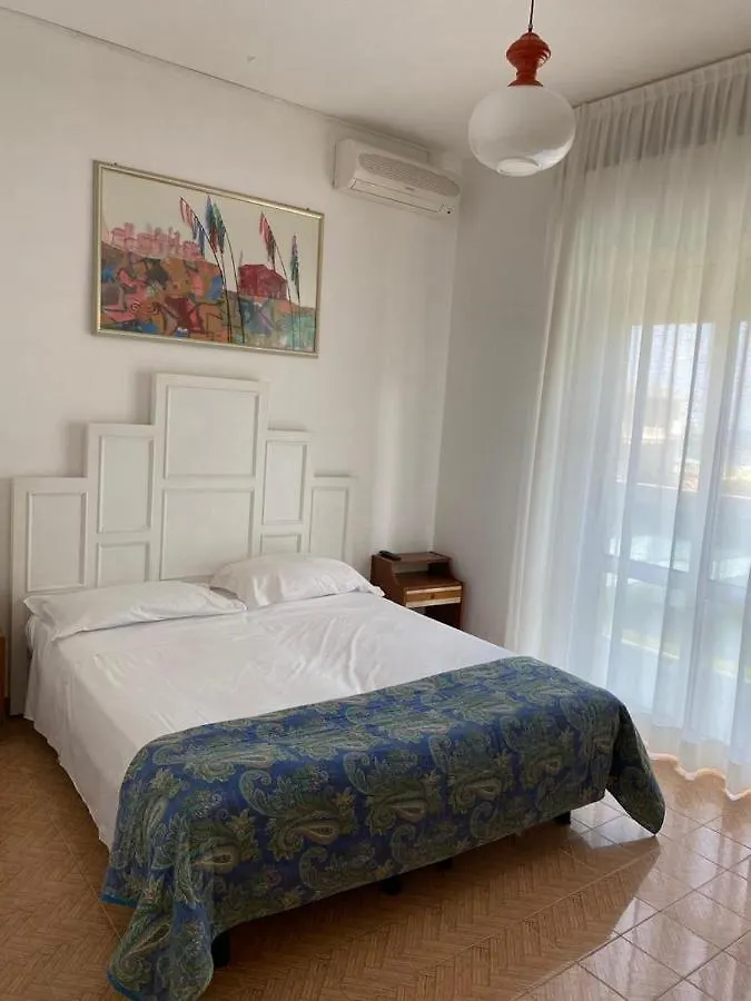 Hotel Laguna 利多迪迪耶索洛