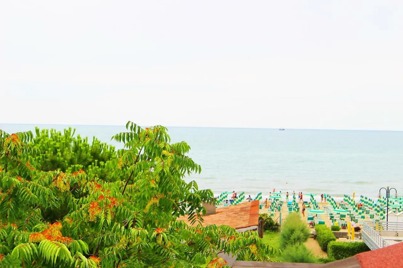 Hotel Laguna 利多迪迪耶索洛
